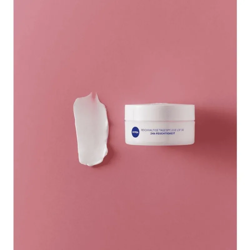 NIVEA Essentials 24u Voedende Dagcrème SPF 30 Droge Huid 50 ML